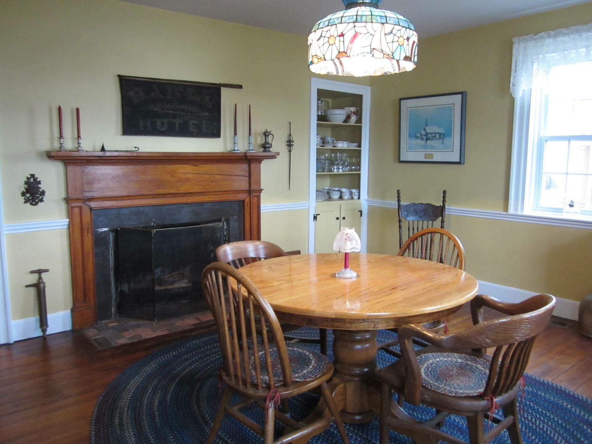 Grand Oak Manor Bed&Breakfast Granville Ferry Bagian luar foto